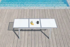 VILLANA Ausziehtisch, Silber/weiß, Alu/Sicherheitsglas, 160/220x90 Cm, Flügelmechanismus -Ausgewählte Gartenmöbelgeschäfte 13395 2 3 CGI.jpg