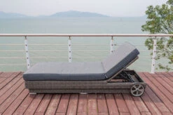 OUTFLEXX Rollliege, Grau, Polyrattan, 200x70x27,5cm, Rückenlehne 5-fach Verstellbar -Ausgewählte Gartenmöbelgeschäfte 16 18367.jpg