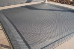 OUTFLEXX Stapelsessel, Schwarz, FSC-Teak / Edelstahl / Textilene, 63x57x93 Cm -Ausgewählte Gartenmöbelgeschäfte 21670 7.JPG