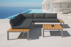 VILLANA Ecklounge, Silber/dunkelgrau, Alu/Holzimitat, 5 Personen, Inkl. Loungetisch, Seitenablagen Aus Holzimitat -Ausgewählte Gartenmöbelgeschäfte 21735 1 CGI.jpg