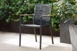 OUTFLEXX Theo Esstischgarnitur, Anthrazit/natur, Alu/Rope/FSC®/SLVK-Teakholz, Tisch 180x90 Cm, 6x Dining Sessel 12 OUTFLEXX Theo Esstischgarnitur, Anthrazit/natur, Alu/Rope/FSC®/SLVK-Teakholz, Tisch 180x90 Cm, 6x Dining Sessel -Ausgewählte Gartenmöbelgeschäfte 22893 4.jpg