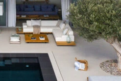 OUTFLEXX Icon Ecklounge, Natte/natur, Alu/Teak/Sunbrella, 4-5 Personen, Inkl. Loungetisch, Seitenablage Aus Teak -Ausgewählte Gartenmöbelgeschäfte 23403 12.jpg