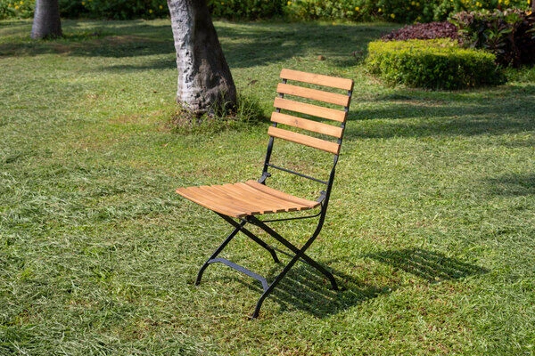 OUTFLEXX Sitzgruppe, Natur/schwarz, Stahl/FSC-Akazienholz, 120x80 Cm, 4 Klappstühle, Pulverbeschichtet, Verzinkt 5 OUTFLEXX Sitzgruppe, Natur/schwarz, Stahl/FSC-Akazienholz, 120x80 Cm, 4 Klappstühle, Pulverbeschichtet, Verzinkt – Bild 3