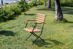 OUTFLEXX Sitzgruppe, Natur/schwarz, Stahl/FSC-Akazienholz, 120x80 Cm, 4 Klappstühle, Pulverbeschichtet, Verzinkt, Mit Armlehnen 16 OUTFLEXX Sitzgruppe, Natur/schwarz, Stahl/FSC-Akazienholz, 120x80 Cm, 4 Klappstühle, Pulverbeschichtet, Verzinkt, Mit Armlehnen -Ausgewählte Gartenmöbelgeschäfte 23883 03.jpg