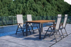 VILLANA Esstischgarnitur, Anthrazit/grau, Alu/ FSC-Akazienholz, Ausziehtisch 150/200 Cm, 4 Multipositionssessel 27 VILLANA Esstischgarnitur, Anthrazit/grau, Alu/ FSC-Akazienholz, Ausziehtisch 150/200 Cm, 4 Multipositionssessel -Ausgewählte Gartenmöbelgeschäfte 23912 CGI 02.jpg