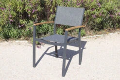 VILLANA Esstischgarnitur, Anthrazit/grau, Alu/ FSC-Akazienholz, Ausziehtisch 150/200 Cm, 4 Stapelstühle, 2 Multipositionssessel 25 VILLANA Esstischgarnitur, Anthrazit/grau, Alu/ FSC-Akazienholz, Ausziehtisch 150/200 Cm, 4 Stapelstühle, 2 Multipositionssessel -Ausgewählte Gartenmöbelgeschäfte 23915 06.jpg