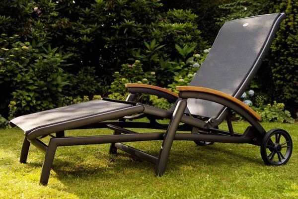 HARTMAN Da Vinci Gartenliege, Xerix/anthrazit, Alu/Textilene, 170 X 82 X 30 Cm, Mit FSC-Teak-Armlehnen 4 HARTMAN Da Vinci Gartenliege, Xerix/anthrazit, Alu/Textilene, 170 X 82 X 30 Cm, Mit FSC-Teak-Armlehnen – Bild 3