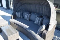 OUTFLEXX Houston Loungebett, Grau, Polyrattan, Doppel-halbrund, Viele Stellmöglichkeiten, Dach Klappbar -Ausgewählte Gartenmöbelgeschäfte 4 18543.jpg