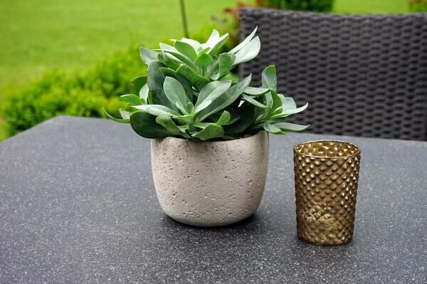 Ploß Rocking Dining Tisch, Grau/braun-meliert, Polyrattan, 90 X 90 Cm, Glasplatte In Steinoptik 6 Ploß Rocking Dining Tisch, Grau/braun-meliert, Polyrattan, 90 X 90 Cm, Glasplatte In Steinoptik – Bild 4