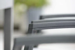 STERN New Top Stapelsessel, Anthrazit/silber, Aluminium/Textil, 65x57x89 Cm, Pulverbeschichtet, Stapelbar -Ausgewählte Gartenmöbelgeschäfte 4 21912.jpg