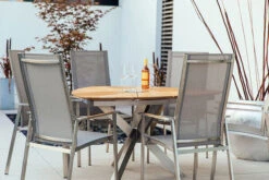 DIAMOND GARDEN Lyon Triangel Esstisch, Edelstahl/Recycled Teak, 150x 150 Cm -Ausgewählte Gartenmöbelgeschäfte 7 21210.jpg